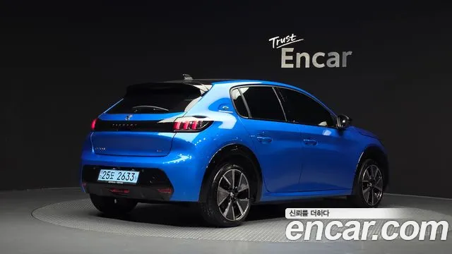 Peugeot 208 2021 thumb 2