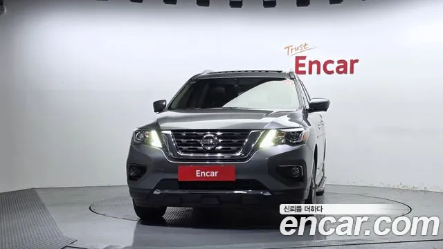 Nissan Pathfinder 2018 thumb 3