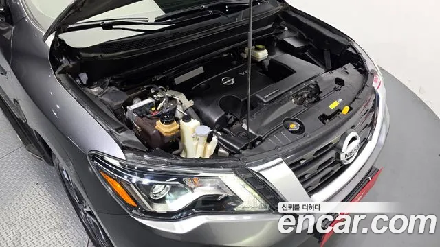 Nissan Pathfinder 2018 thumb 6
