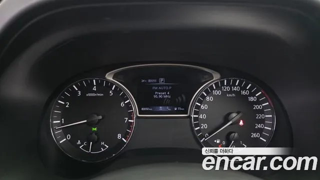 Nissan Pathfinder 2018 thumb 8