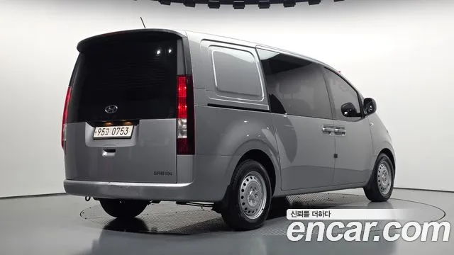 Hyundai Staria 2022 thumb 2