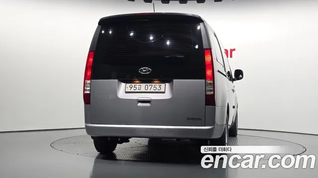 Hyundai Staria 2022 thumb 4