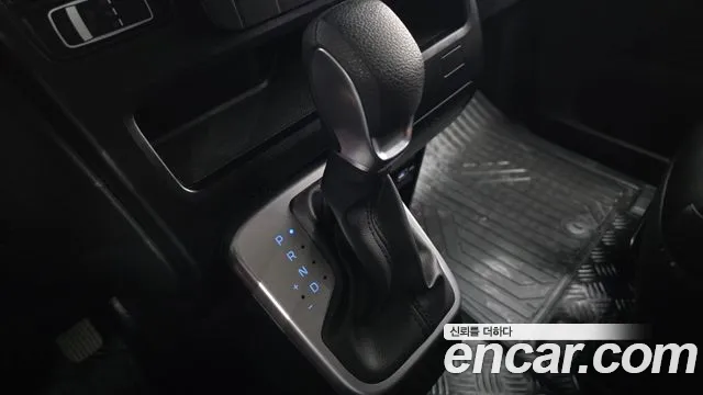 Hyundai Staria 2022 thumb 9