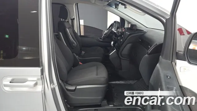 Hyundai Staria 2022 thumb 11