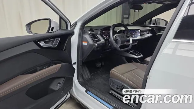 Audi Q4 e-tron 2025 thumb 9