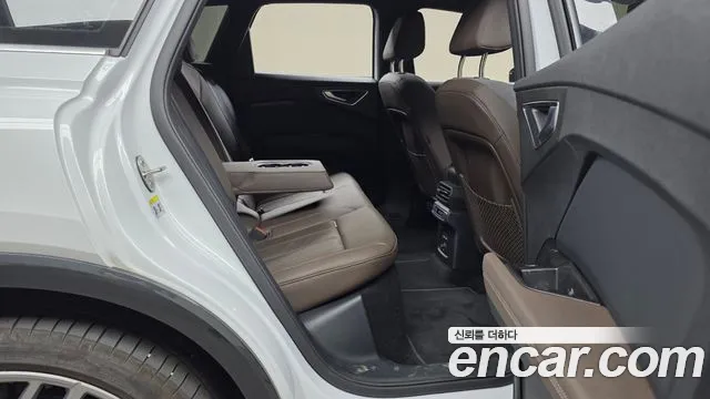 Audi Q4 e-tron 2025 thumb 11