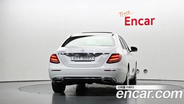 Mercedes-Benz E-Класс 2017 thumb 3