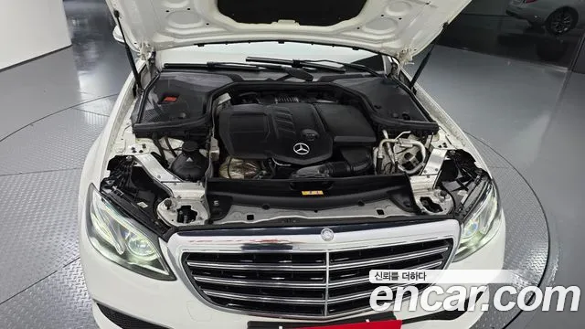 Mercedes-Benz E-Класс 2017 thumb 5