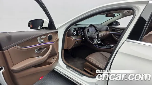 Mercedes-Benz E-Класс 2017 thumb 9