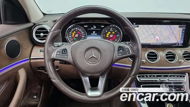 Mercedes-Benz E-Класс 2017 thumb 12
