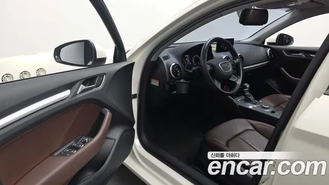 Audi A3 2015 thumb 10