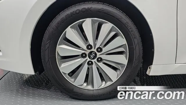 Hyundai Grandeur 2014 thumb 4