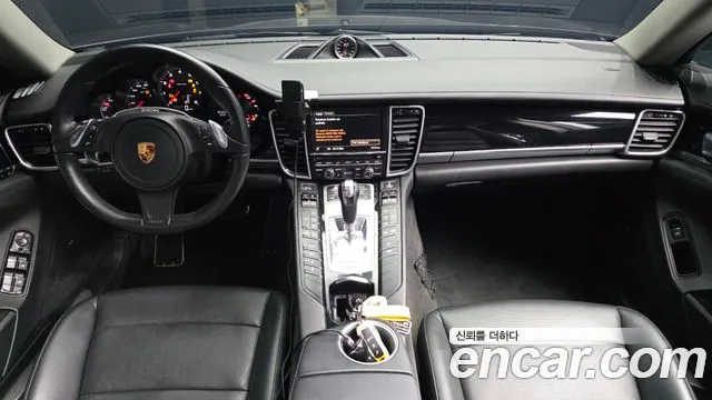 Porsche Panamera 2016 thumb 6
