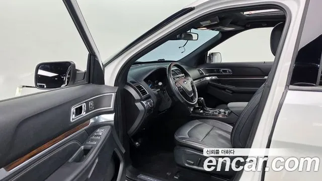 Ford Explorer 2019 thumb 10