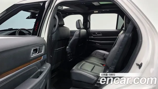 Ford Explorer 2019 thumb 11