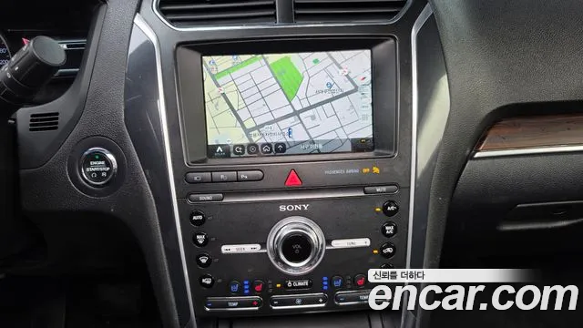 Ford Explorer 2019 thumb 12