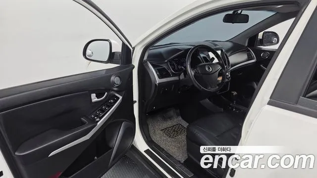 KG_Mobility_Ssangyong KORANDO 2014 thumb 10