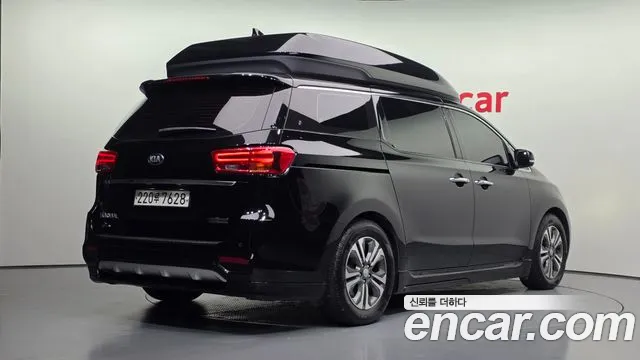 Kia Carnival 2018 thumb 2