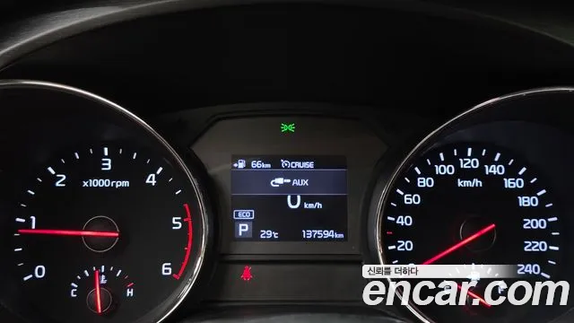 Kia Carnival 2018 thumb 8
