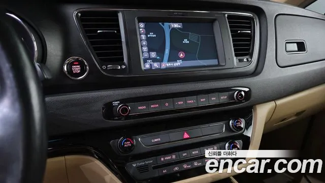 Kia Carnival 2018 thumb 12