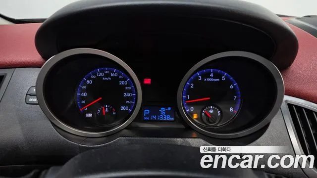Hyundai Genesis 2010 thumb 8