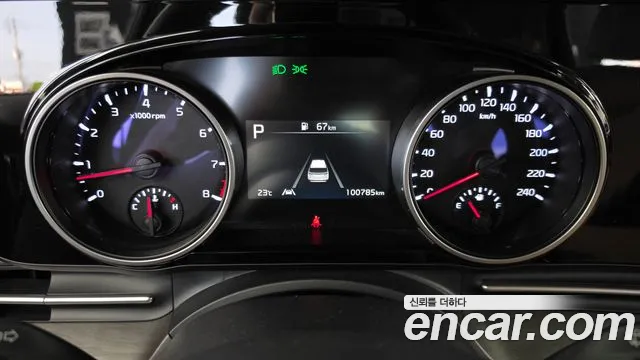 Kia Carnival 2023 thumb 8