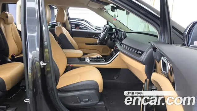 Kia Carnival 2023 thumb 11