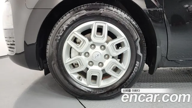 Hyundai Staria 2023 thumb 4