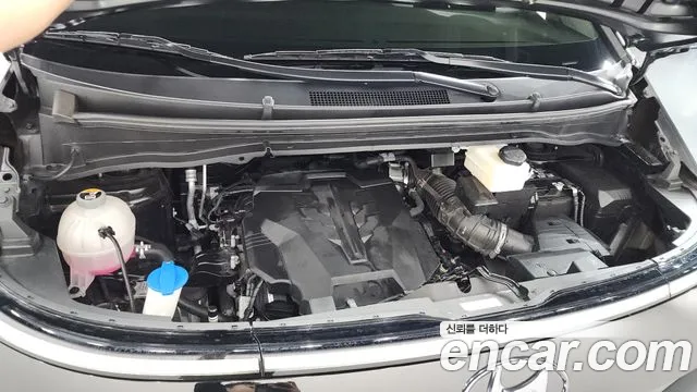 Hyundai Staria 2023 thumb 5