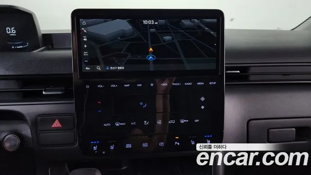 Hyundai Staria 2023 thumb 11