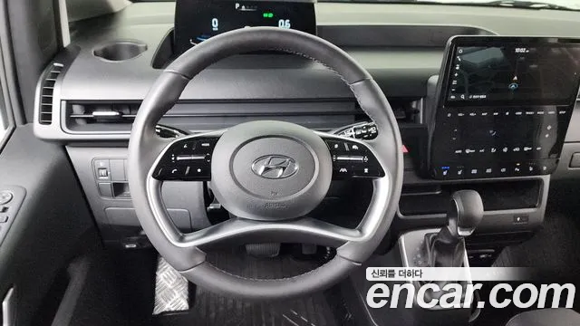 Hyundai Staria 2023 thumb 12