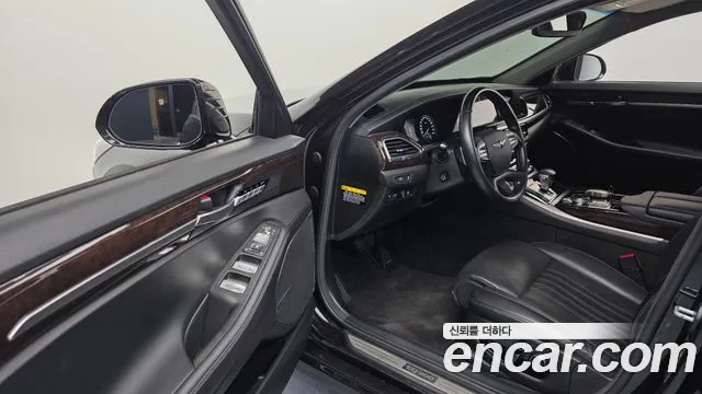 Genesis G90 2017 thumb 10