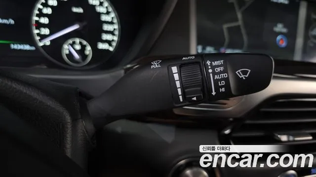 Genesis G90 2017 thumb 11