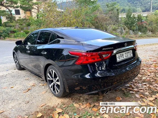 Nissan Maxima 2017 thumb 6