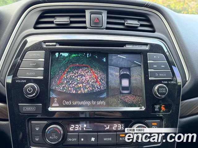 Nissan Maxima 2017 thumb 10