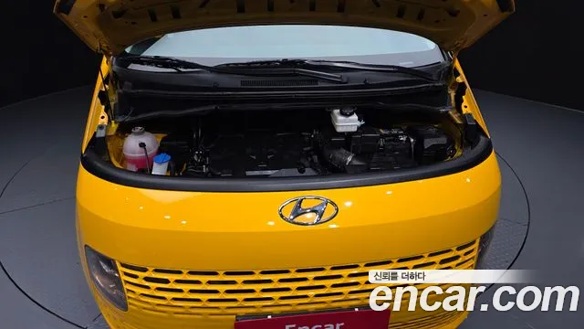 Hyundai Staria 2023 thumb 5