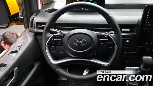 Hyundai Staria 2023 thumb 12