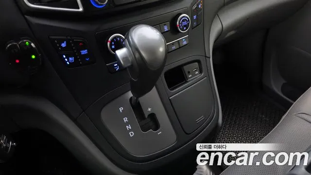 Hyundai Starex 2019 thumb 9