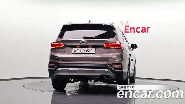 Hyundai Santa Fe 2018 thumb 3