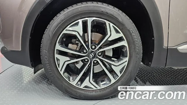 Hyundai Santa Fe 2018 thumb 4
