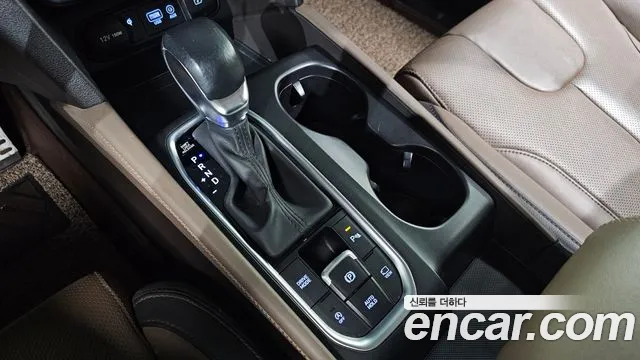 Hyundai Santa Fe 2018 thumb 8