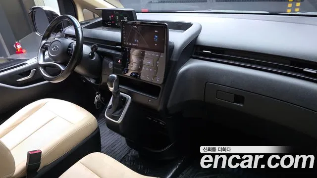 Hyundai Staria 2021 thumb 7