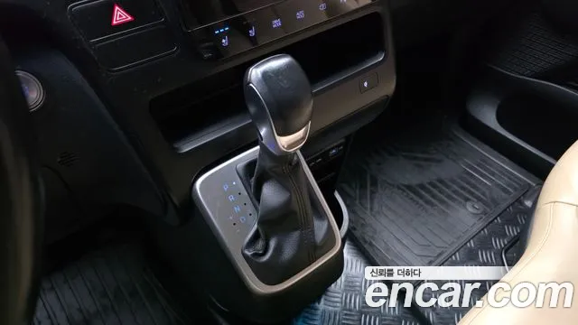 Hyundai Staria 2021 thumb 9