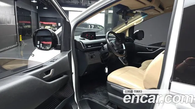 Hyundai Staria 2021 thumb 10