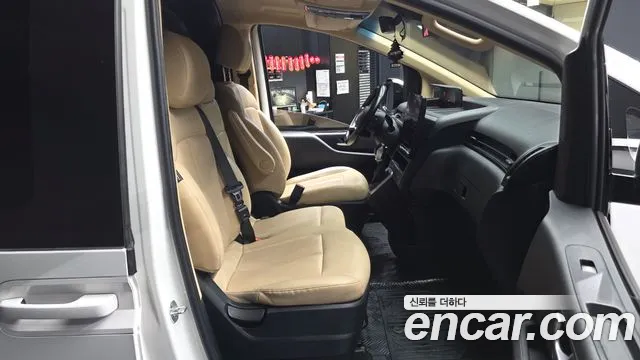 Hyundai Staria 2021 thumb 11