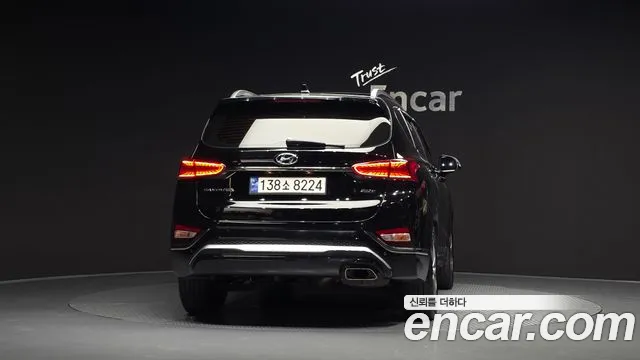 Hyundai Santa Fe 2018 thumb 3