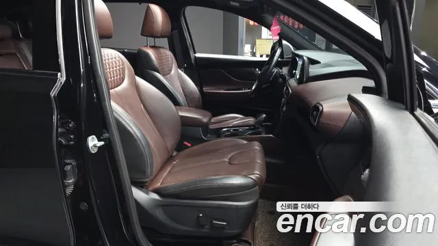Hyundai Santa Fe 2018 thumb 10