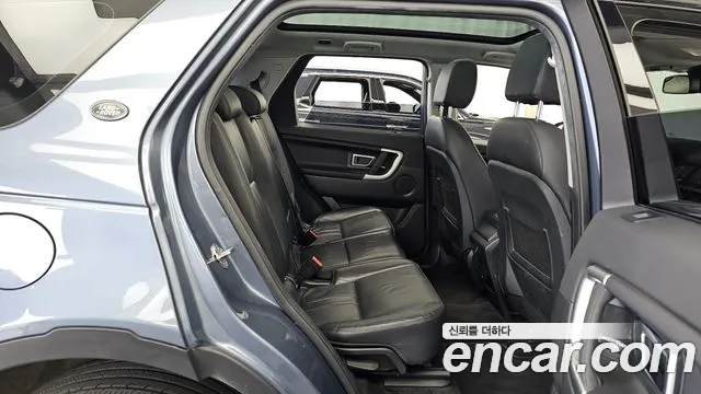 Land Rover Discovery Sport 2018 thumb 12
