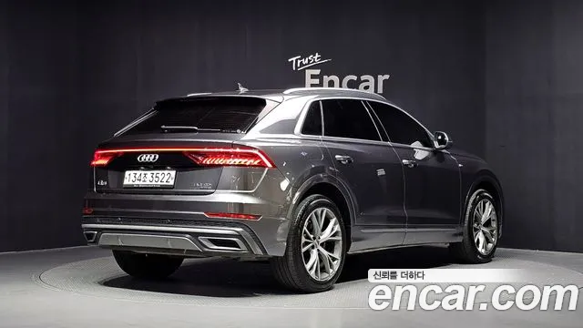 Audi Q8 2020 thumb 2