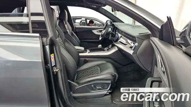 Audi Q8 2020 thumb 11